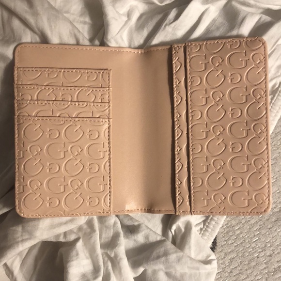 Guess Los Angeles baby pink wallet - Picture 2 of 3